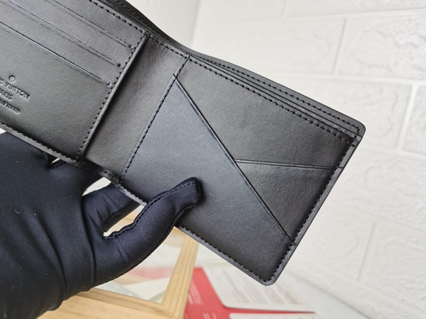 LVコピーウォレット角部分ディテール